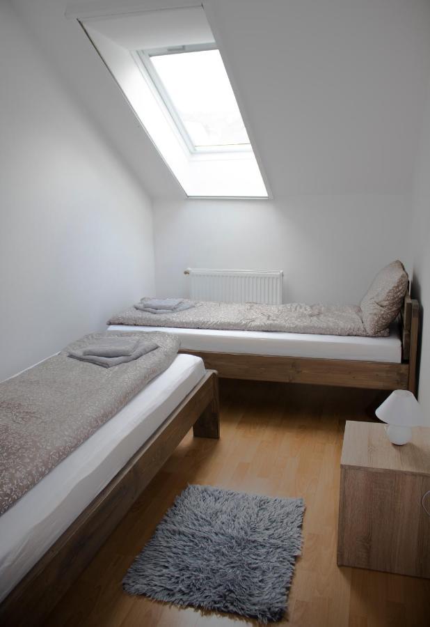 Csalogany Apartman Apartment Szekszard Luaran gambar