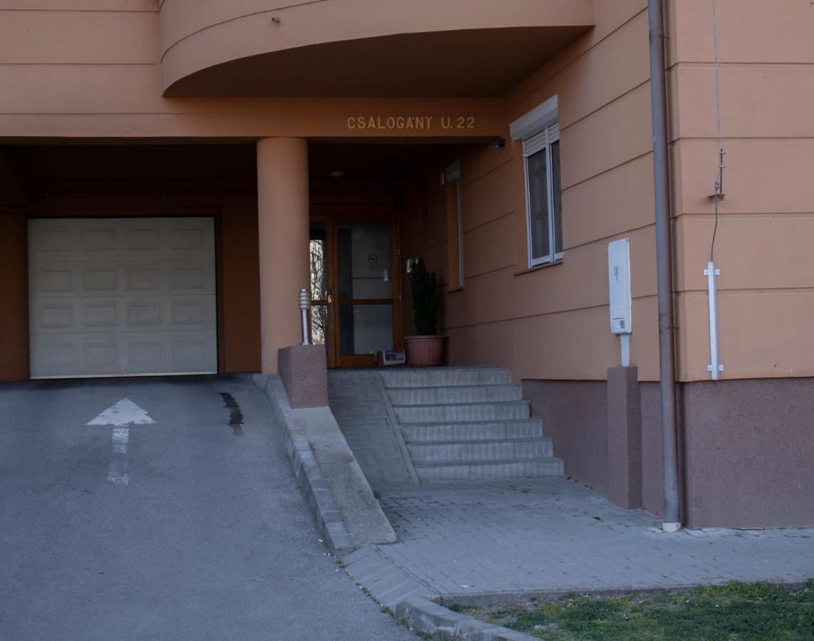Csalogany Apartman Apartment Szekszard Luaran gambar